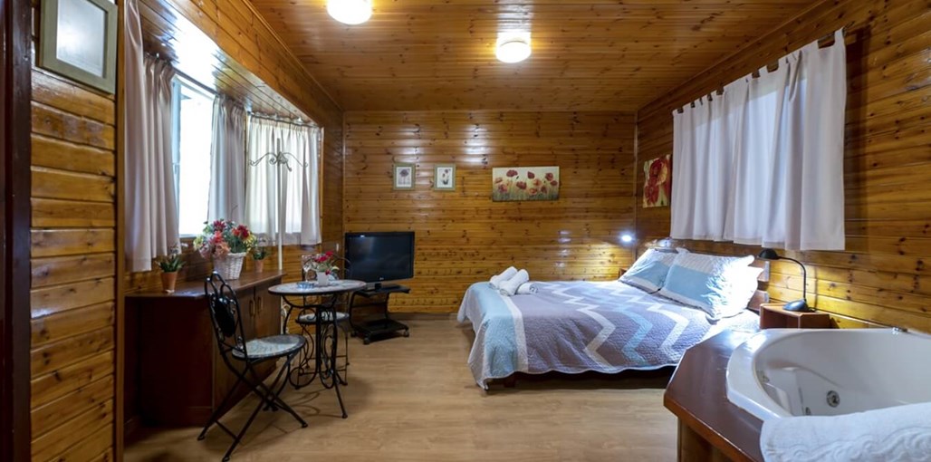 ברק בקתות נופש זוגי (5).jpg