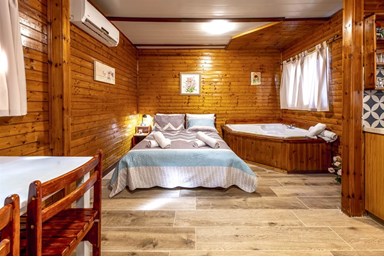 ברק בקתות נופש - משולב