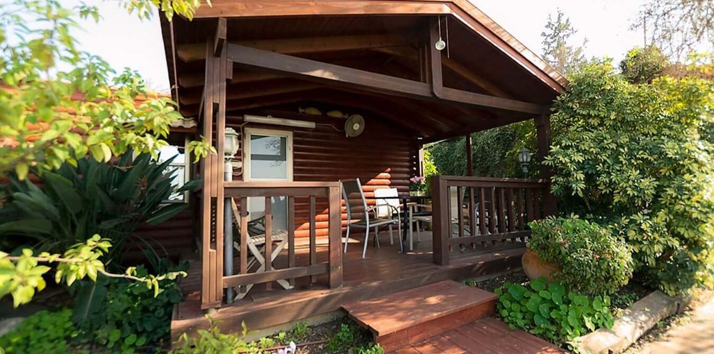 בקתות עץ - נופי כנרת בוקי המשפחתית (8).jpg