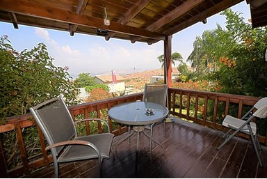 בקתות עץ - נופי כנרת בוקי - בקתה זוגית