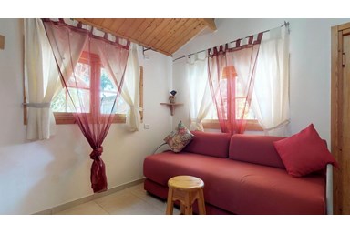 מקום בלב - עין יהב - בקתות עץ