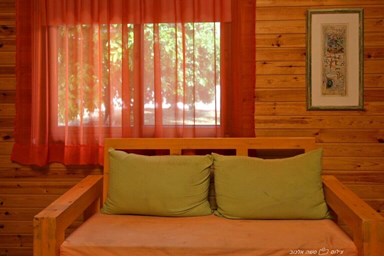 אשכולית בקתות עץ בפרדס