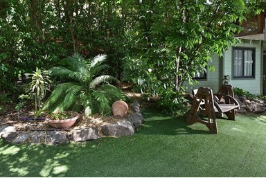 אוויר ואווירה בחד-נס - החצר