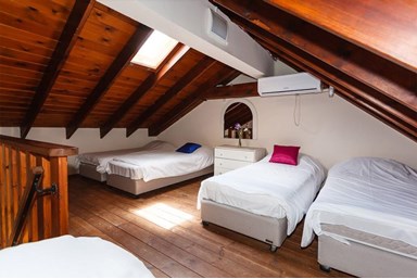 מלון הציידים - חדר גלריה גדול