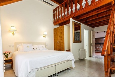 מלון הציידים - חדר גלריה גדול