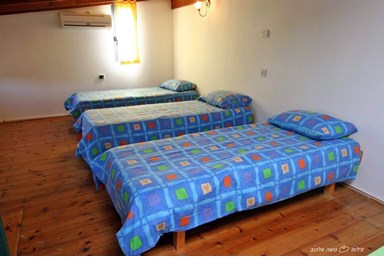 בוסתן ציפורי - רימון ותאנה