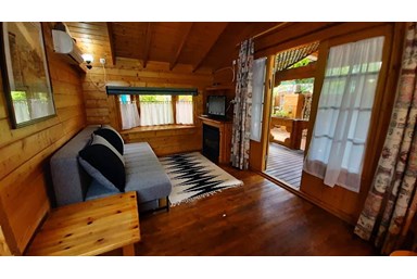 מקום אגדה - הבקתות עם הג'קוזי