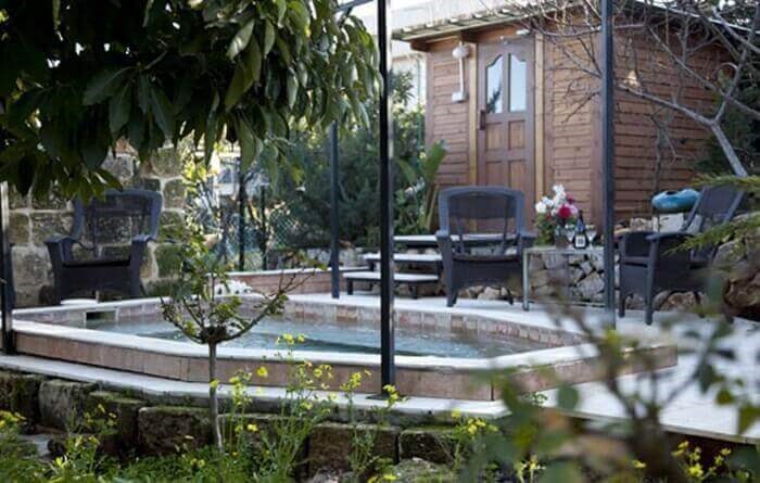 בקתות באהבה – בוטיק הבוסתן והחצר (3).jpg