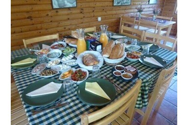 ניחוח פרי  - בקתות העץ