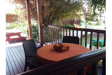 ניחוח פרי  - בקתות העץ