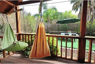 בקתות נוף ילדות - הקונדיטוריה-קפה טראפלס