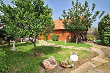 בקתות נוף ילדות - הקונדיטוריה-קפה טראפלס