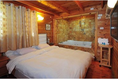 בקתות נוף ילדות - בקתת הגלריה 2 