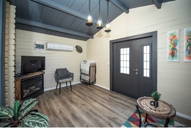 בקתות עץ אלון - בקתות עץ