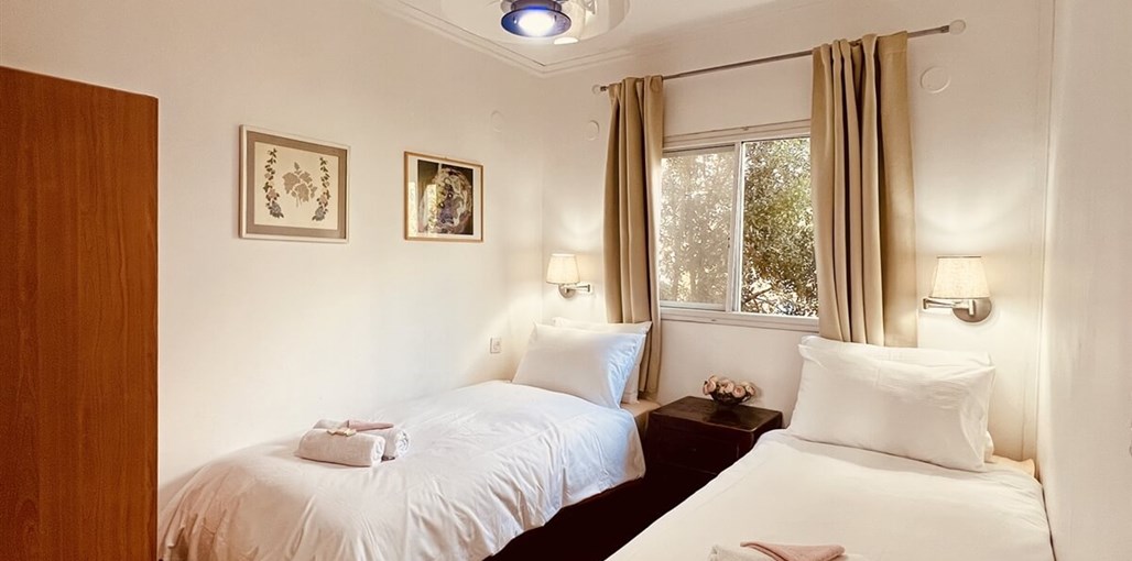 איתן בקתות עץ - Eitan Wood Cabins Resort הבית הכחול (4).JPG