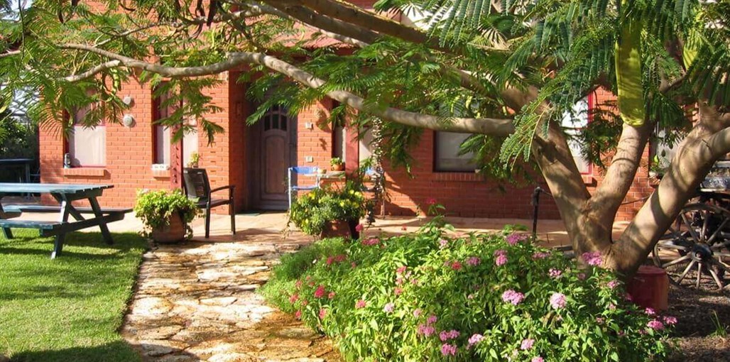 פנינה בבצת זוגית (1).jpg