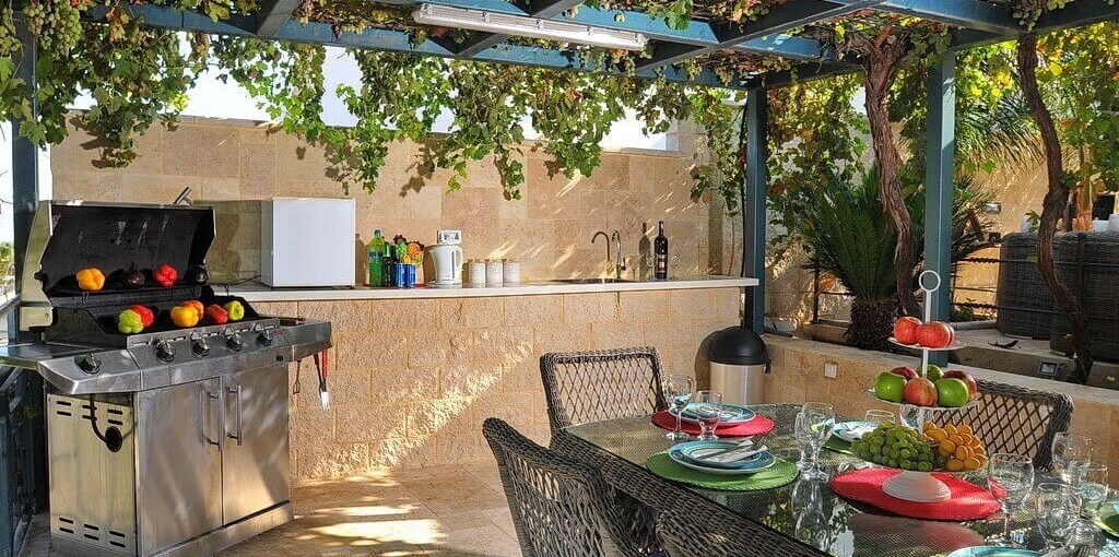 נווה אילה - סוויטות יוקרה ברביקיו (1).jpg