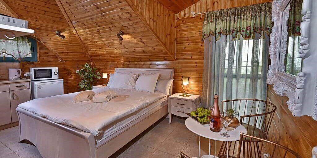 נווה אילה - סוויטות יוקרה חדר פרימיום פמילי ראשית.jpg