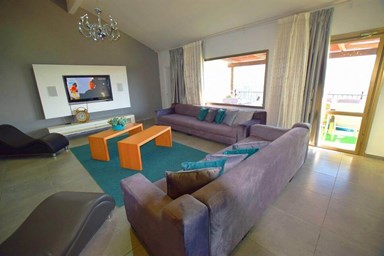 וי קלאב גורן - וילה גרנדה