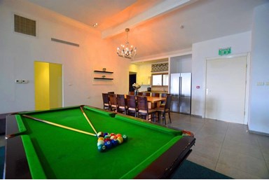 וי קלאב גורן - וילה גרנדה