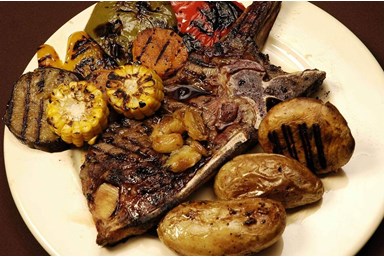 צימרים שביט - בריכה, מסעדה ונוף