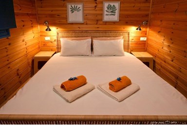 בקתות עץ השדה - הרימון 