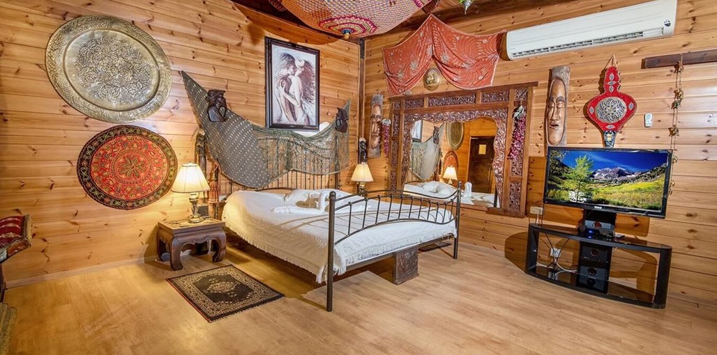 בצל עצי הזית בצל עצי הזית - סוויטת האוהבים (8).jpg