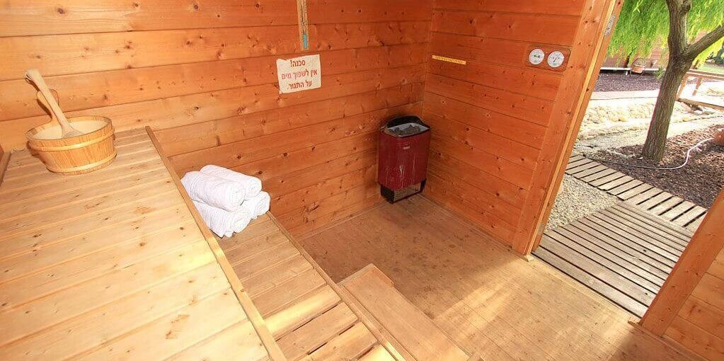 אחוזת טל בקתות עץ ספא (3).jpg