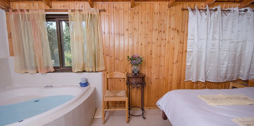 אהבה בירוק אמירים ביתן האהבה יחידת גלריה (3).jpg