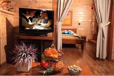 בקתות עץ אורן - בקתות עץ