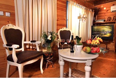 בקתות עץ אורן - הסוויטה