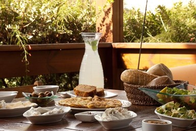 בקתות עץ אורן - חדר האוכל 