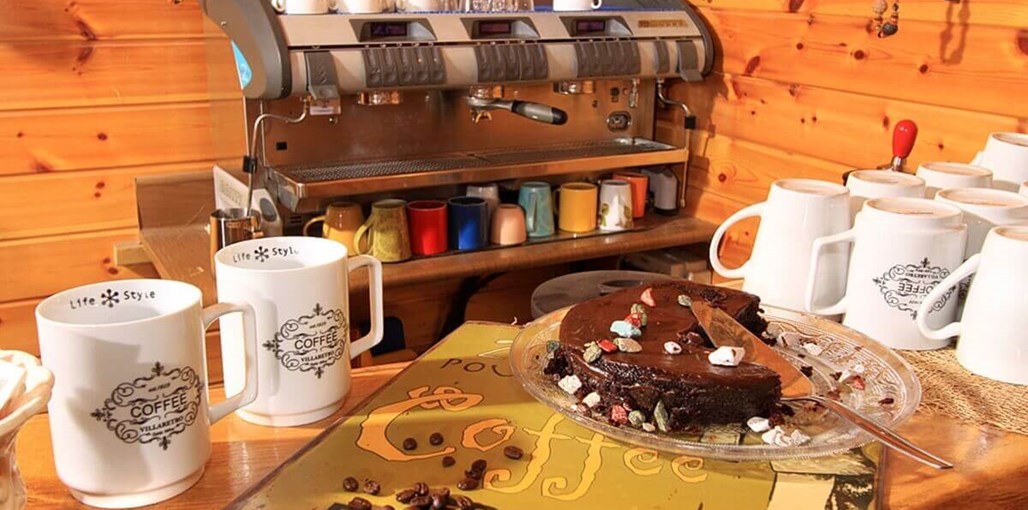 בקתות עץ אורן חדר האוכל (7).jpg