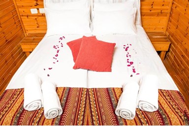 בקתות עץ מול חרמון - הבקתות