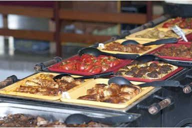 אירוח כפרי בקיבוץ אילות - מסעדה - כפות תמרים