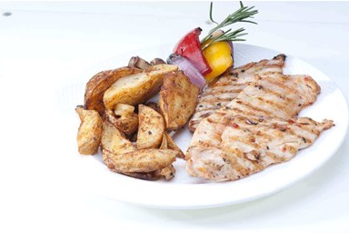 אירוח כפרי בקיבוץ אילות - מסעדה - כפות תמרים