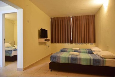 אירוח כפרי בקיבוץ אילות - דירות משפחה