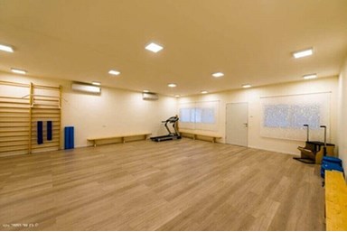 בין עצי התמר - אולם הסטודיו 