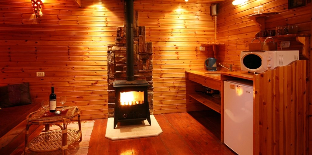 בקתות יולנדה בקתות יולנדה - בקתה בריבוע (3).JPG