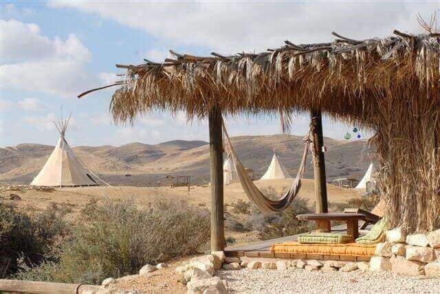 חוות זית המדבר - כפר אינדיאני הבקתה (4).jpg