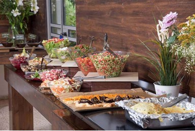 קיבוץ דליה, זהר בדשא - ארוחת הבוקר