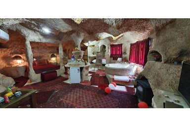 אלאדין - בקתות ומערות