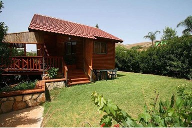 בקתות נחל דישון