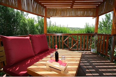 בקתות נחל דישון