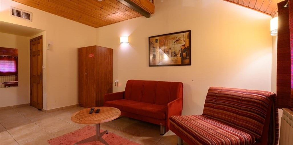 ענבר בהר חדר משפחתי (5).jpg