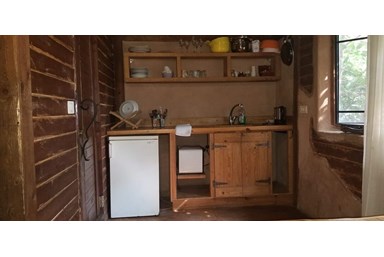 בקתות בערפל - הראשונה