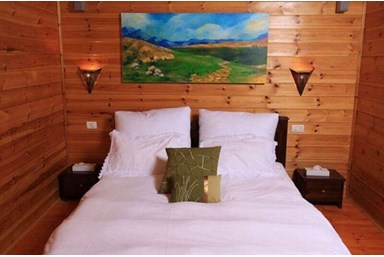 סוויטות אוויר הרים - החצר והבריכה