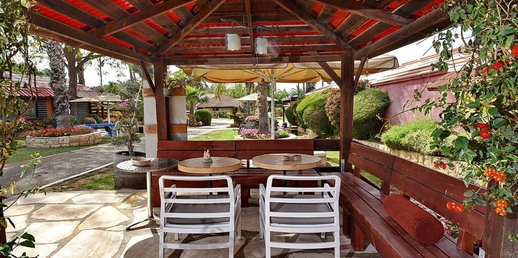 אחוזת ציפורי ספא ואירוח החצר והנוף (13).jpg