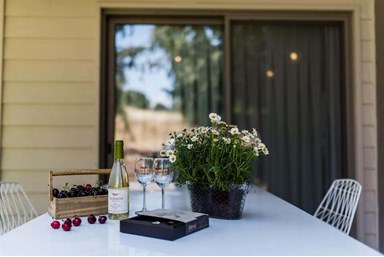 בקתות עץ -תיירות עין זיוון - בקתות דובדבן