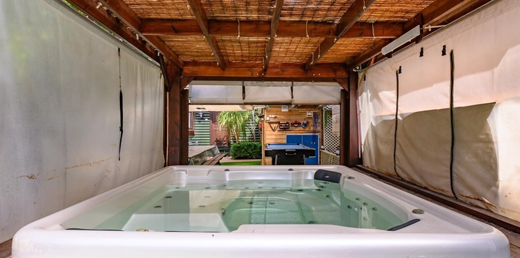 בקתות עין זהב חוץ (1).jpg